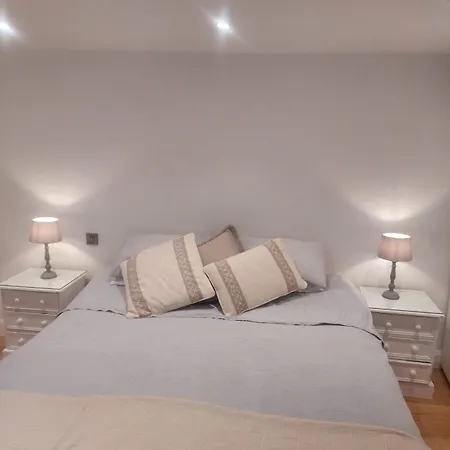 Διαμέρισμα Luxury In Dun Laoghaire *