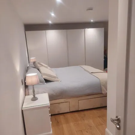 Lägenhet Luxury In Dun Laoghaire *